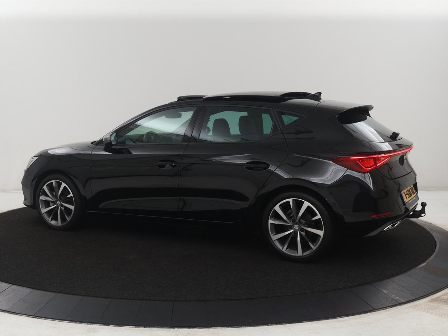 SEAT Leon 1.5 eTSI FR Business Intense