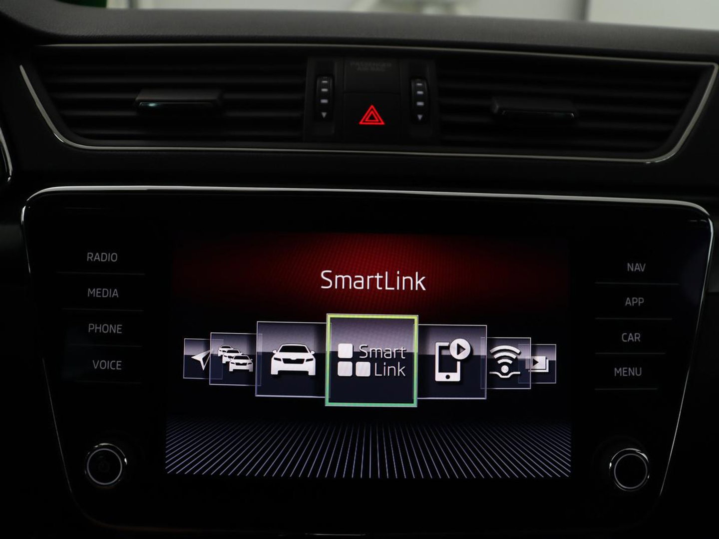 Škoda Superb Combi 1.5 TSI ACT Sportline Business | Leder/alcantara | Memory | Stoelverwarming | Virtueel dashboard | Park assist | Carplay | Navigatie | Climate control | Sfeerverlichting | Elektrische achterklep