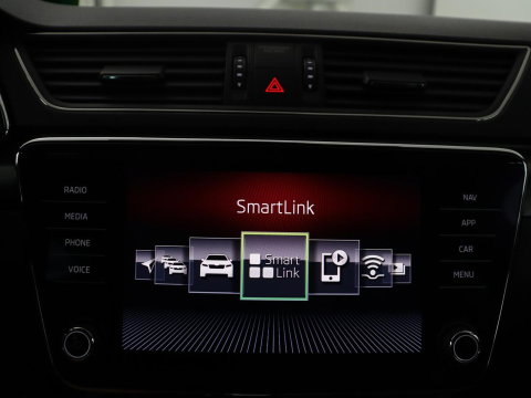 Škoda Superb Combi 1.5 TSI ACT Sportline Business | Leder/alcantara | Memory | Stoelverwarming | Virtueel dashboard | Park assist | Carplay | Navigatie | Climate control | Sfeerverlichting | Elektrische achterklep