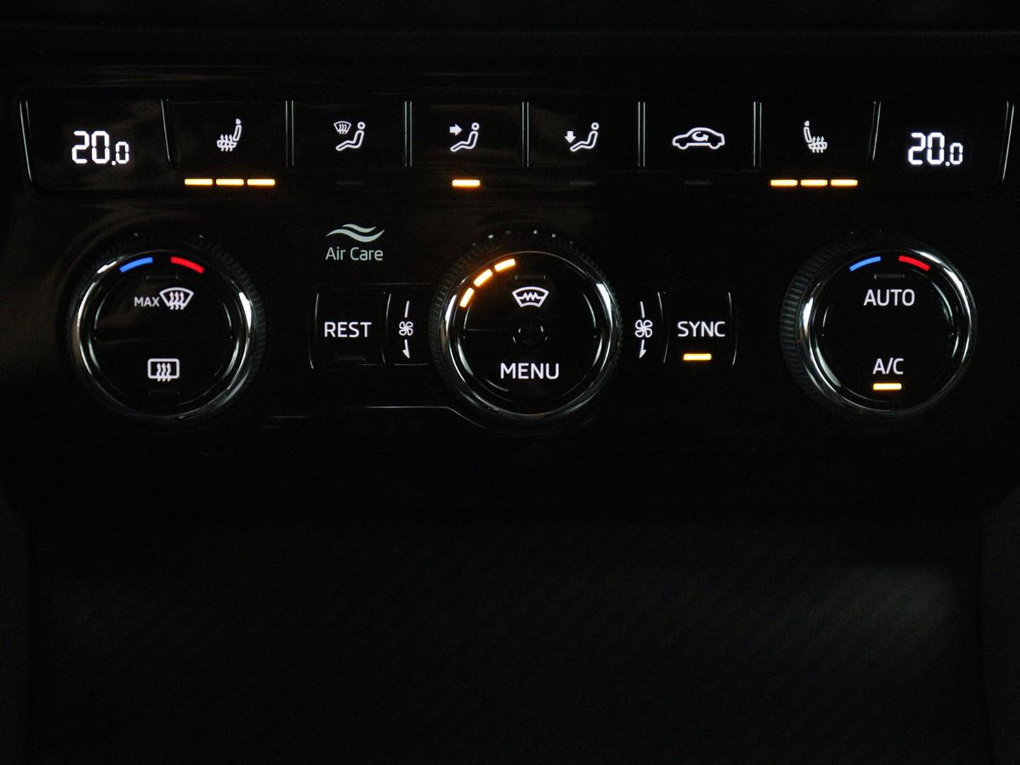 Škoda Superb Combi 1.5 TSI ACT Sportline Business | Leder/alcantara | Memory | Stoelverwarming | Virtueel dashboard | Park assist | Carplay | Navigatie | Climate control | Sfeerverlichting | Elektrische achterklep