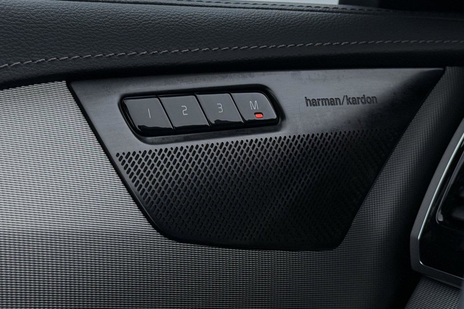 Volvo XC90 T8 Plus Bright | Harman/Kardon | Pilot Assist | BLIS | Stoel+Stuurverwarming | Standkachel | Keyless | Camera | Getint glas