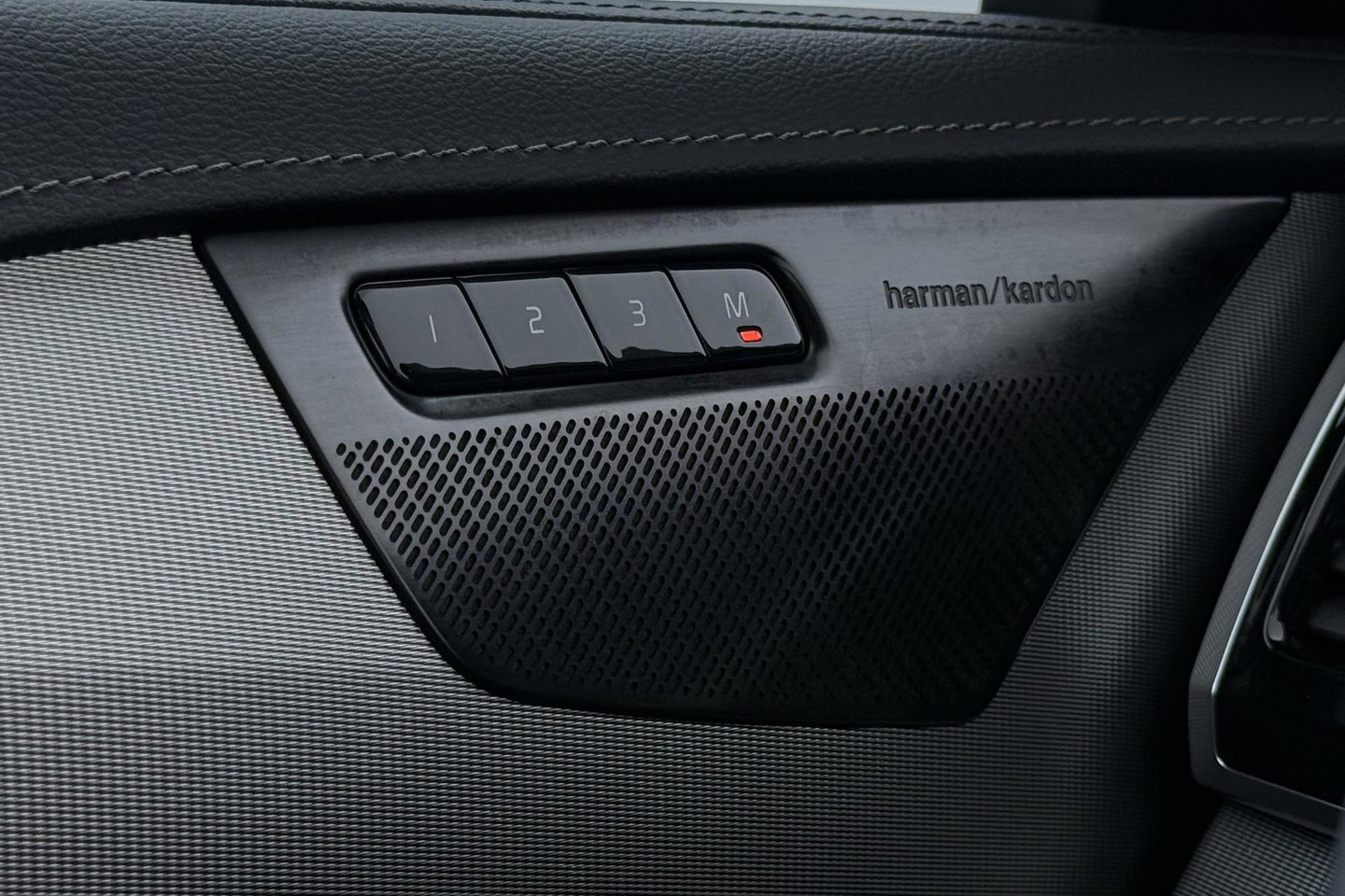 Volvo XC90 T8 Plus Bright | Harman/Kardon | Pilot Assist | BLIS | Stoel+Stuurverwarming | Standkachel | Keyless | Camera | Getint glas