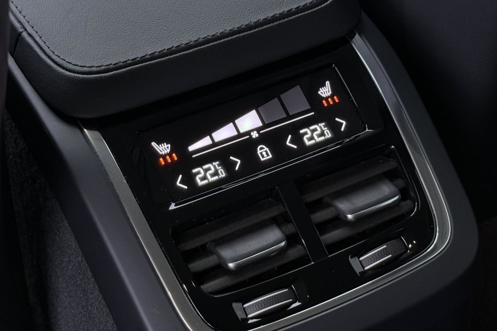 Volvo XC90 T8 Plus Bright | Harman/Kardon | Pilot Assist | BLIS | Stoel+Stuurverwarming | Standkachel | Keyless | Camera | Getint glas
