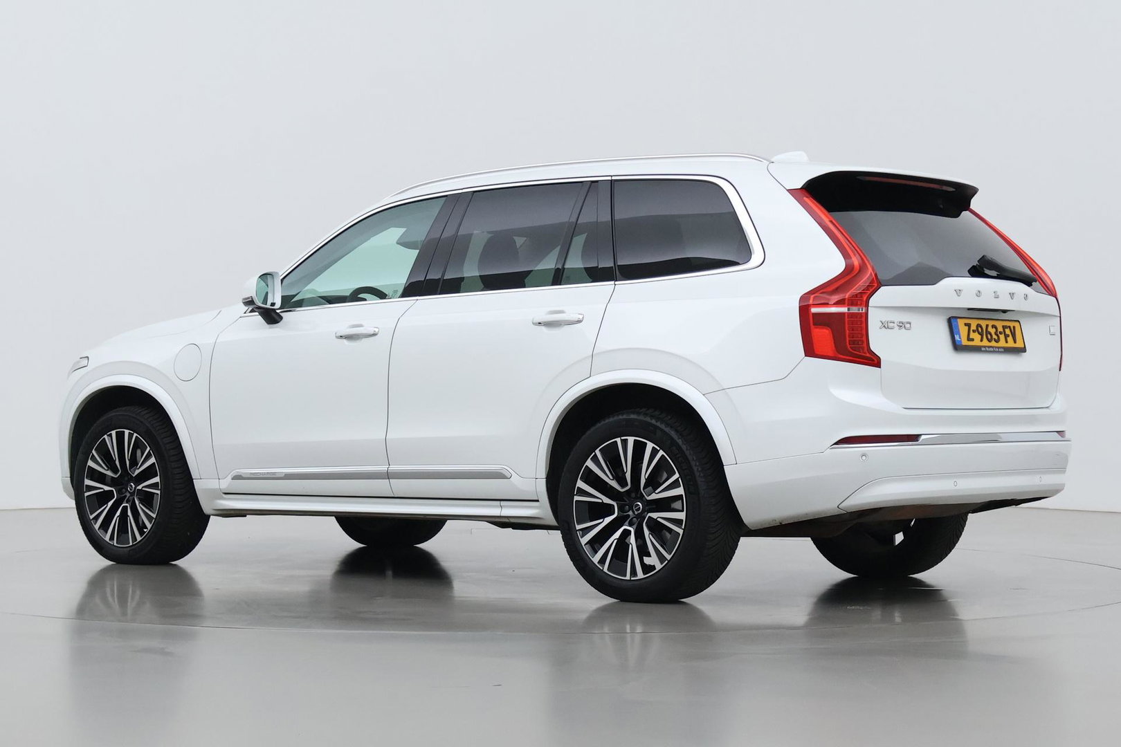 Volvo XC90 T8 Plus Bright | Harman/Kardon | Pilot Assist | BLIS | Stoel+Stuurverwarming | Standkachel | Keyless | Camera | Getint glas