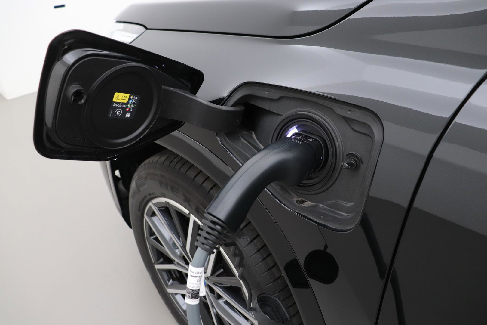 BMW X1 xDrive25e | M Sport | Adaptief M-onderstel | Camera | Adaptieve LED | Cruise Control | Stoelverwarming