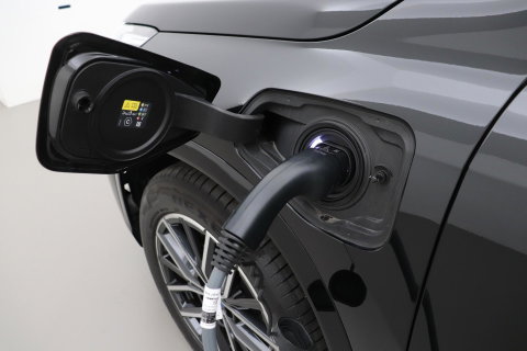 BMW X1 xDrive25e | M Sport | Adaptief M-onderstel | Camera | Adaptieve LED | Cruise Control | Stoelverwarming