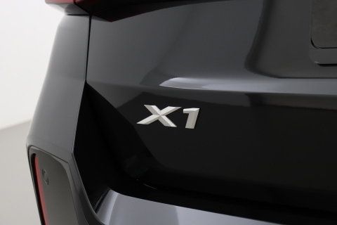 BMW X1 xDrive25e | M Sport | Adaptief M-onderstel | Camera | Adaptieve LED | Cruise Control | Stoelverwarming