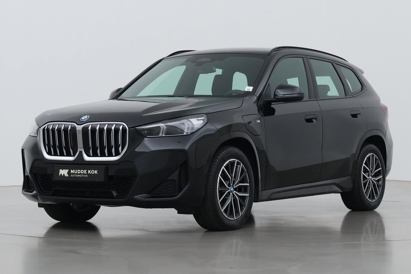 BMW X1 xDrive25e | M Sport | Adaptief M-onderstel | Camera | Adaptieve LED | Cruise Control | Stoelverwarming