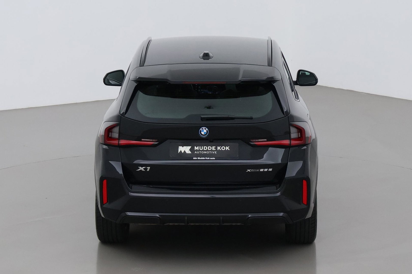 BMW X1 xDrive25e | M Sport | Adaptief M-onderstel | Camera | Adaptieve LED | Cruise Control | Stoelverwarming
