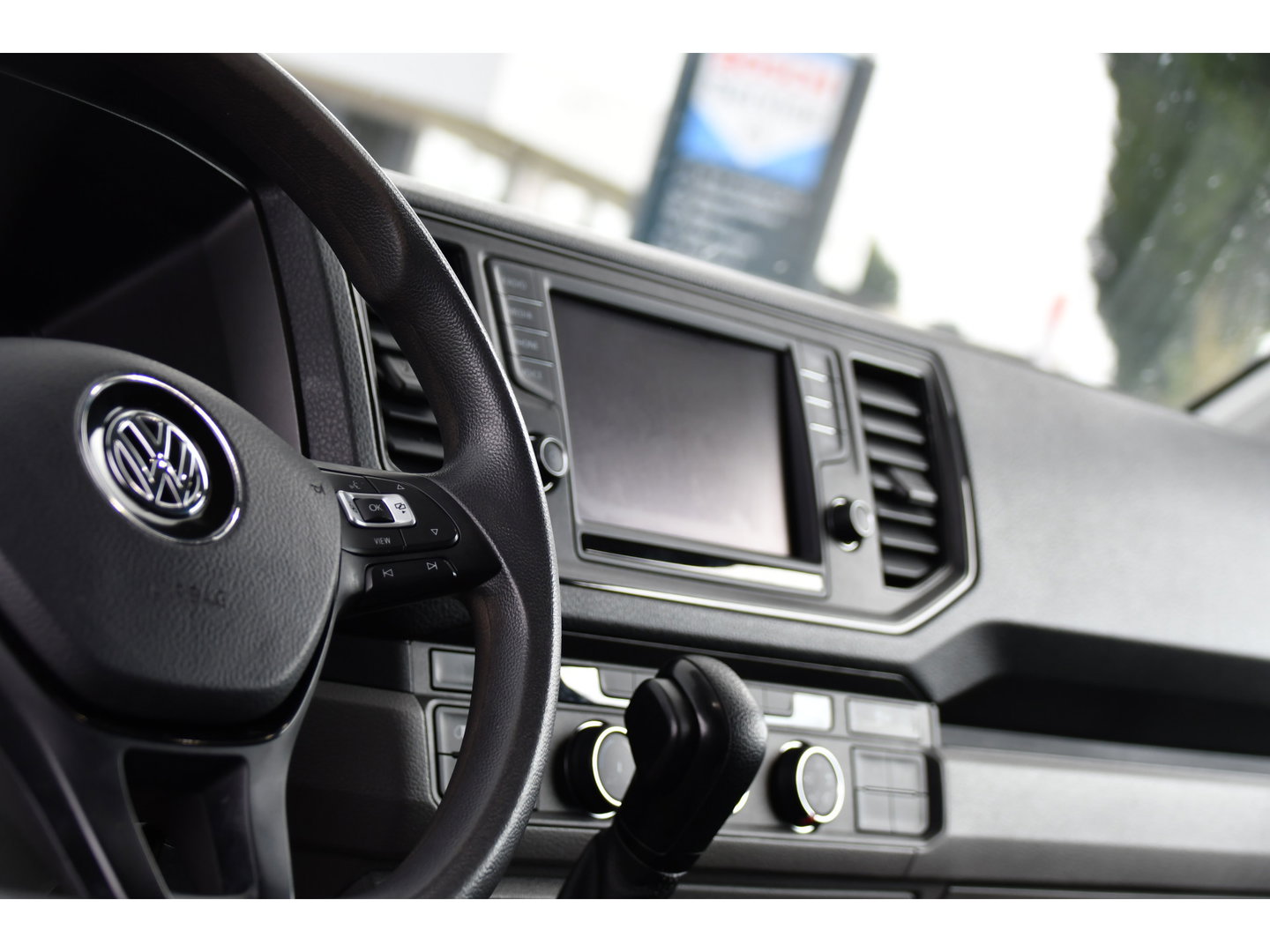 Volkswagen Crafter 2.0 TDI L3H2 Black Edition Adaptieve Cruise, Camera, Carplay, LED, 2 x Schuifdeur, 177pk, Automaat, Geveerde stoel, Massage Stoel, Trekhaak, Uniek!