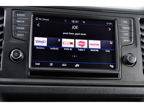 Volkswagen Crafter 2.0 TDI L3H2 Black Edition Adaptieve Cruise, Camera, Carplay, LED, 2 x Schuifdeur, 177pk, Automaat, Geveerde stoel, Massage Stoel, Trekhaak, Uniek!