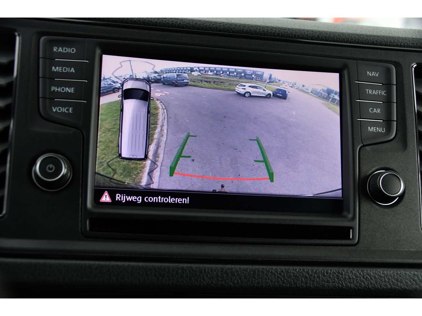 Volkswagen Crafter 2.0 TDI L3H2 Black Edition Adaptieve Cruise, Camera, Carplay, LED, 2 x Schuifdeur, 177pk, Automaat, Geveerde stoel, Massage Stoel, Trekhaak, Uniek!