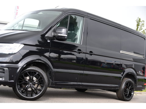Volkswagen Crafter 2.0 TDI L3H2 Black Edition Adaptieve Cruise, Camera, Carplay, LED, 2 x Schuifdeur, 177pk, Automaat, Geveerde stoel, Massage Stoel, Trekhaak, Uniek!