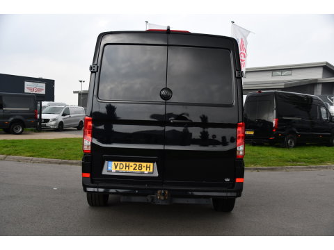 Volkswagen Crafter 2.0 TDI L3H2 Black Edition Adaptieve Cruise, Camera, Carplay, LED, 2 x Schuifdeur, 177pk, Automaat, Geveerde stoel, Massage Stoel, Trekhaak, Uniek!