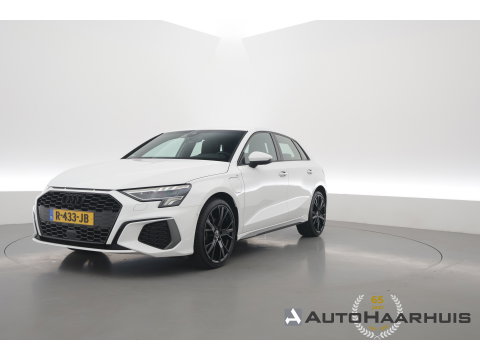 Audi A3 Sportback 40 TFSI e S-Line Ext. | Rijklaar! | SOH 100% |  NAV + CarPlay | 19'' | Camera + PDC | Keyless | Cruise |