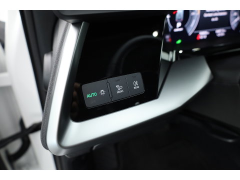Audi A3 Sportback 40 TFSI e S-Line Ext. | Rijklaar! | SOH 100% |  NAV + CarPlay | 19'' | Camera + PDC | Keyless | Cruise |