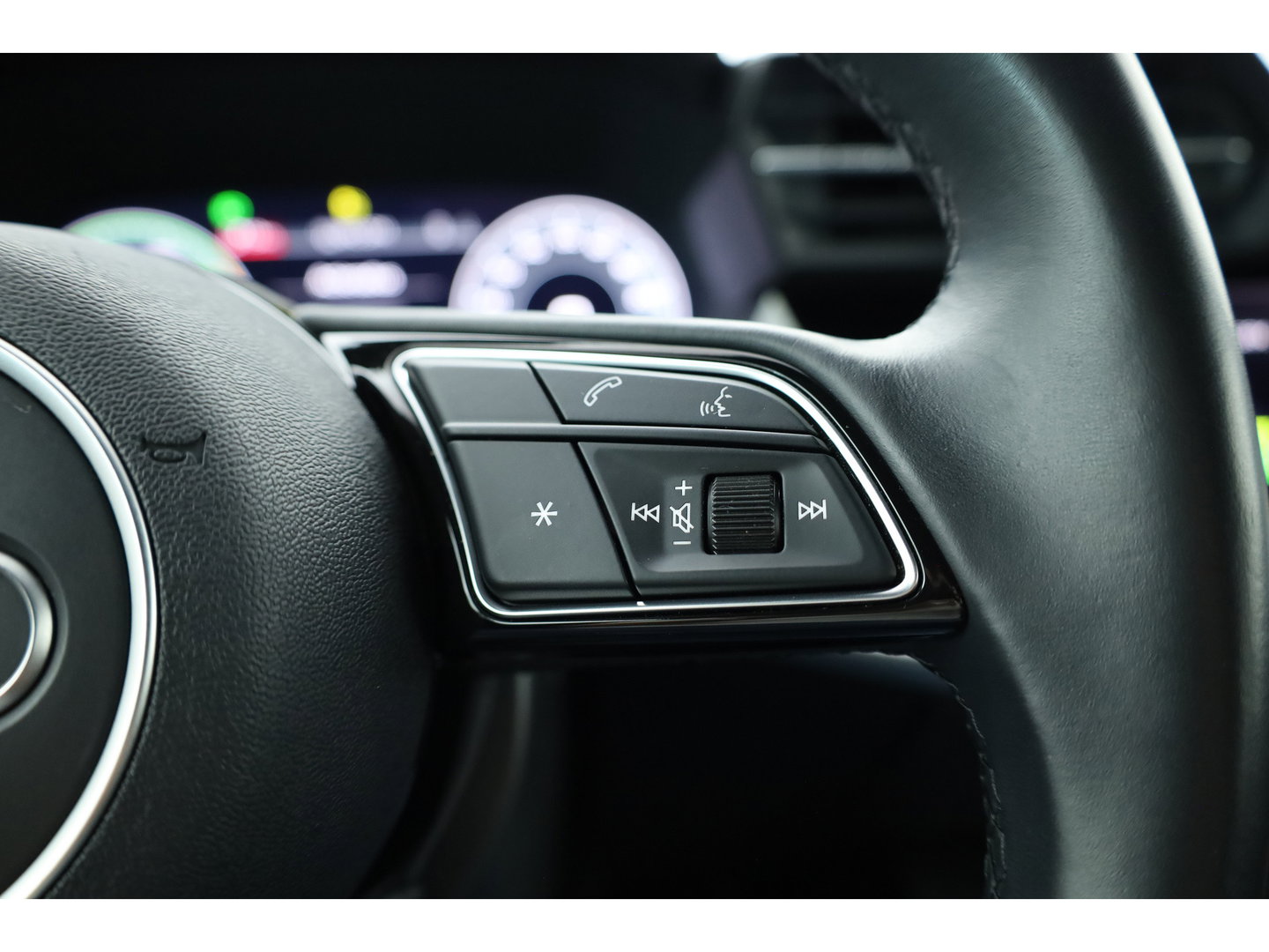 Audi A3 Sportback 40 TFSI e S-Line Ext. | Rijklaar! | SOH 100% |  NAV + CarPlay | 19'' | Camera + PDC | Keyless | Cruise |
