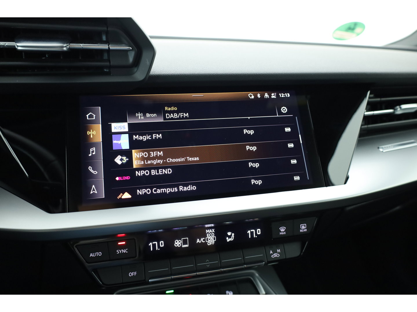 Audi A3 Sportback 40 TFSI e S-Line Ext. | Rijklaar! | SOH 100% |  NAV + CarPlay | 19'' | Camera + PDC | Keyless | Cruise |