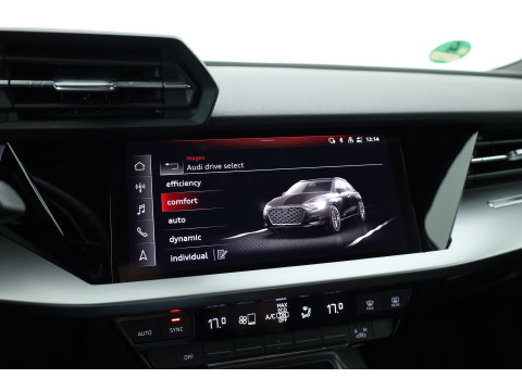 Audi A3 Sportback 40 TFSI e S-Line Ext. | Rijklaar! | SOH 100% |  NAV + CarPlay | 19'' | Camera + PDC | Keyless | Cruise |