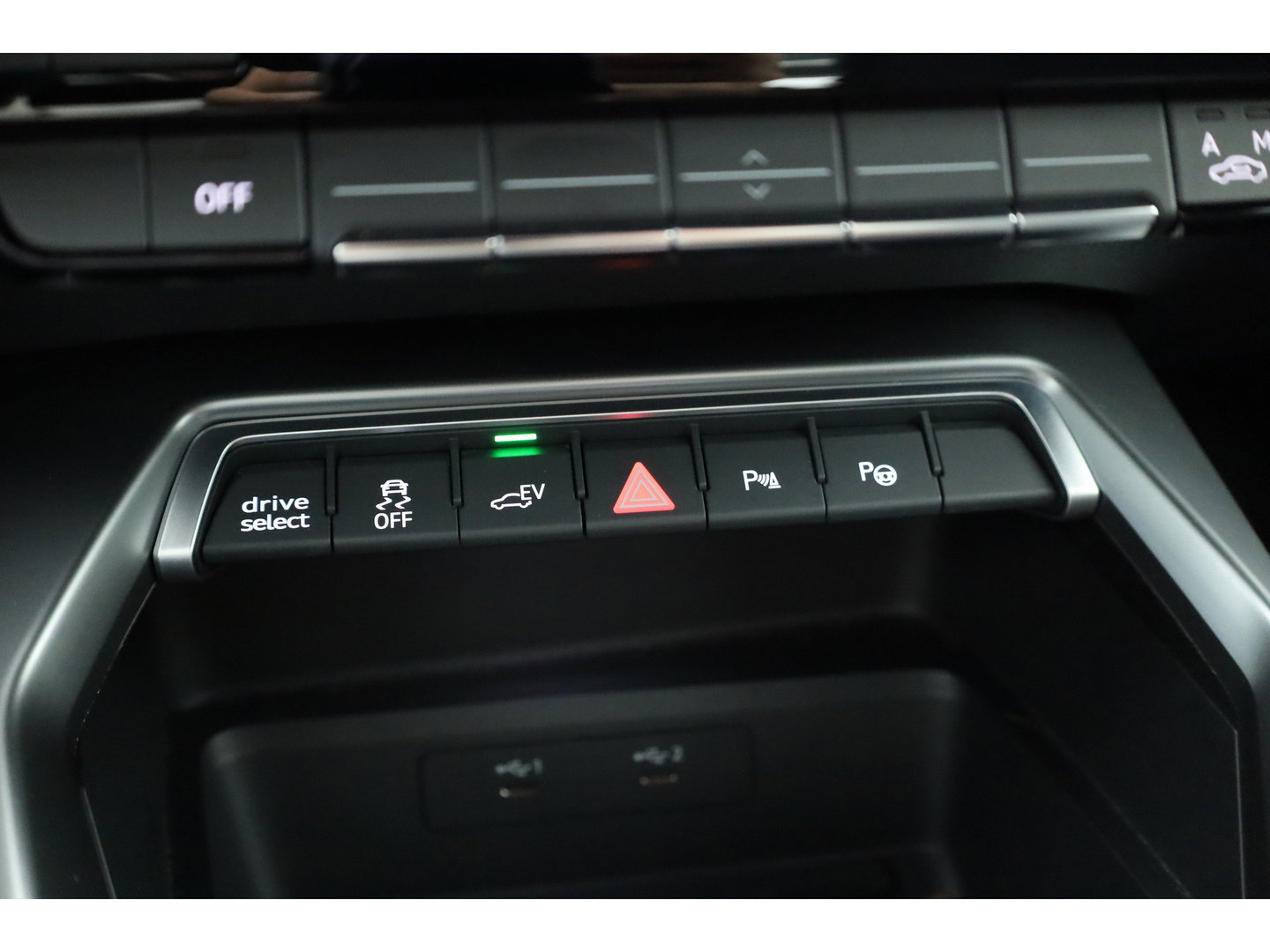 Audi A3 Sportback 40 TFSI e S-Line Ext. | Rijklaar! | SOH 100% |  NAV + CarPlay | 19'' | Camera + PDC | Keyless | Cruise |