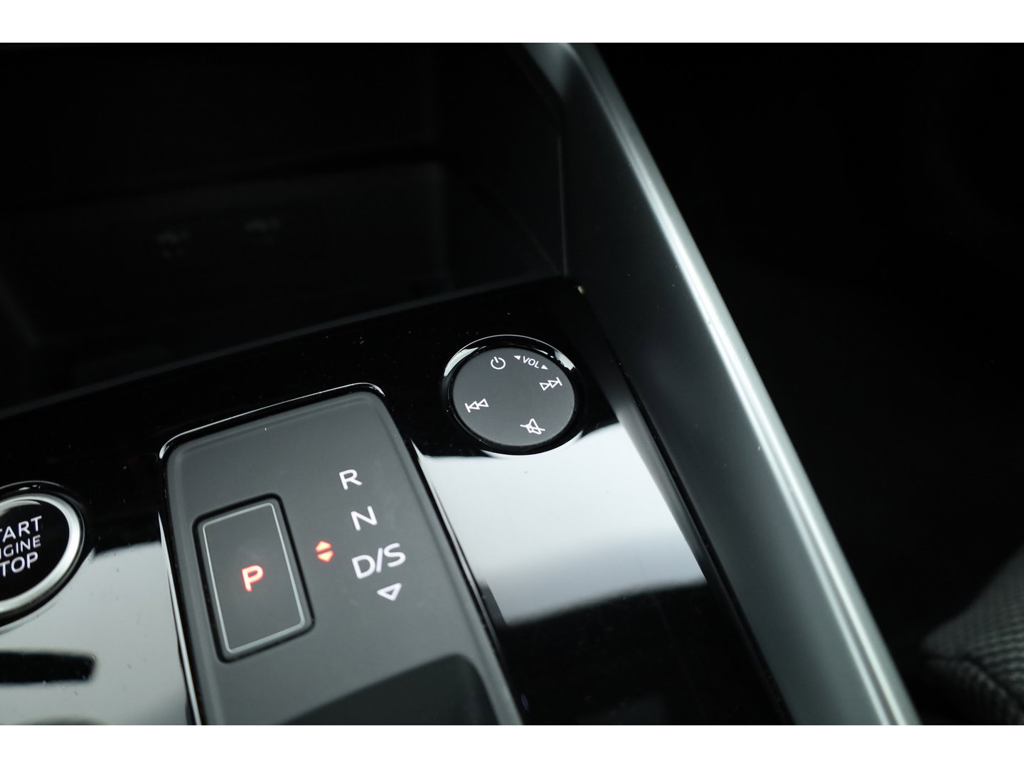 Audi A3 Sportback 40 TFSI e S-Line Ext. | Rijklaar! | SOH 100% |  NAV + CarPlay | 19'' | Camera + PDC | Keyless | Cruise |