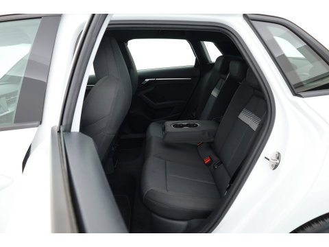 Audi A3 Sportback 40 TFSI e S-Line Ext. | Rijklaar! | SOH 100% |  NAV + CarPlay | 19'' | Camera + PDC | Keyless | Cruise |