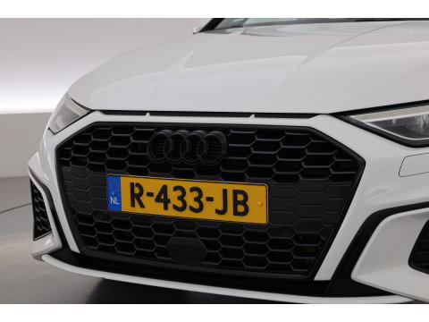 Audi A3 Sportback 40 TFSI e S-Line Ext. | Rijklaar! | SOH 100% |  NAV + CarPlay | 19'' | Camera + PDC | Keyless | Cruise |