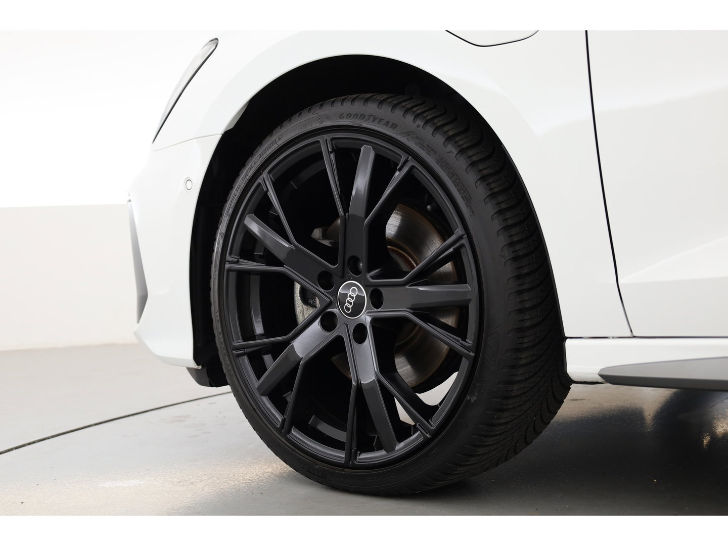 Audi A3 Sportback 40 TFSI e S-Line Ext. | Rijklaar! | SOH 100% |  NAV + CarPlay | 19'' | Camera + PDC | Keyless | Cruise |