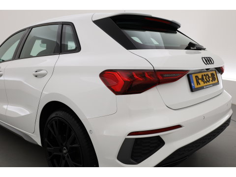 Audi A3 Sportback 40 TFSI e S-Line Ext. | Rijklaar! | SOH 100% |  NAV + CarPlay | 19'' | Camera + PDC | Keyless | Cruise |