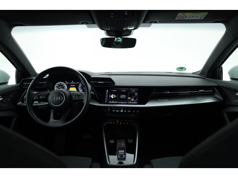 Audi A3 Sportback 40 TFSI e S-Line Ext. | Rijklaar! | SOH 100% |  NAV + CarPlay | 19'' | Camera + PDC | Keyless | Cruise |