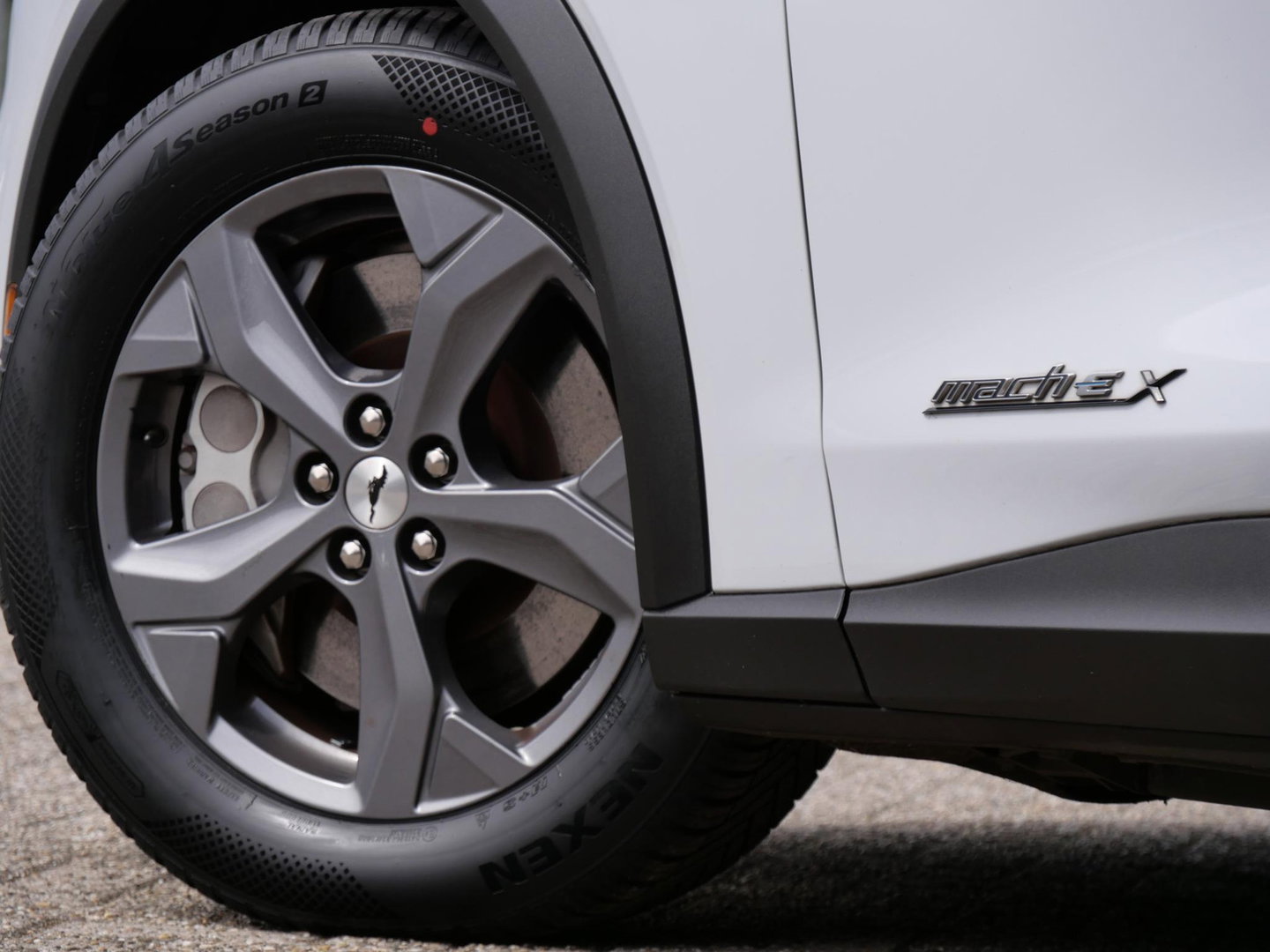 Ford Mustang Mach-E EXTENDED RWD 98kWh/ FULL OPTIONS/ 4 NIEUWE ALL-SEASON BANDEN/ SOH 93%