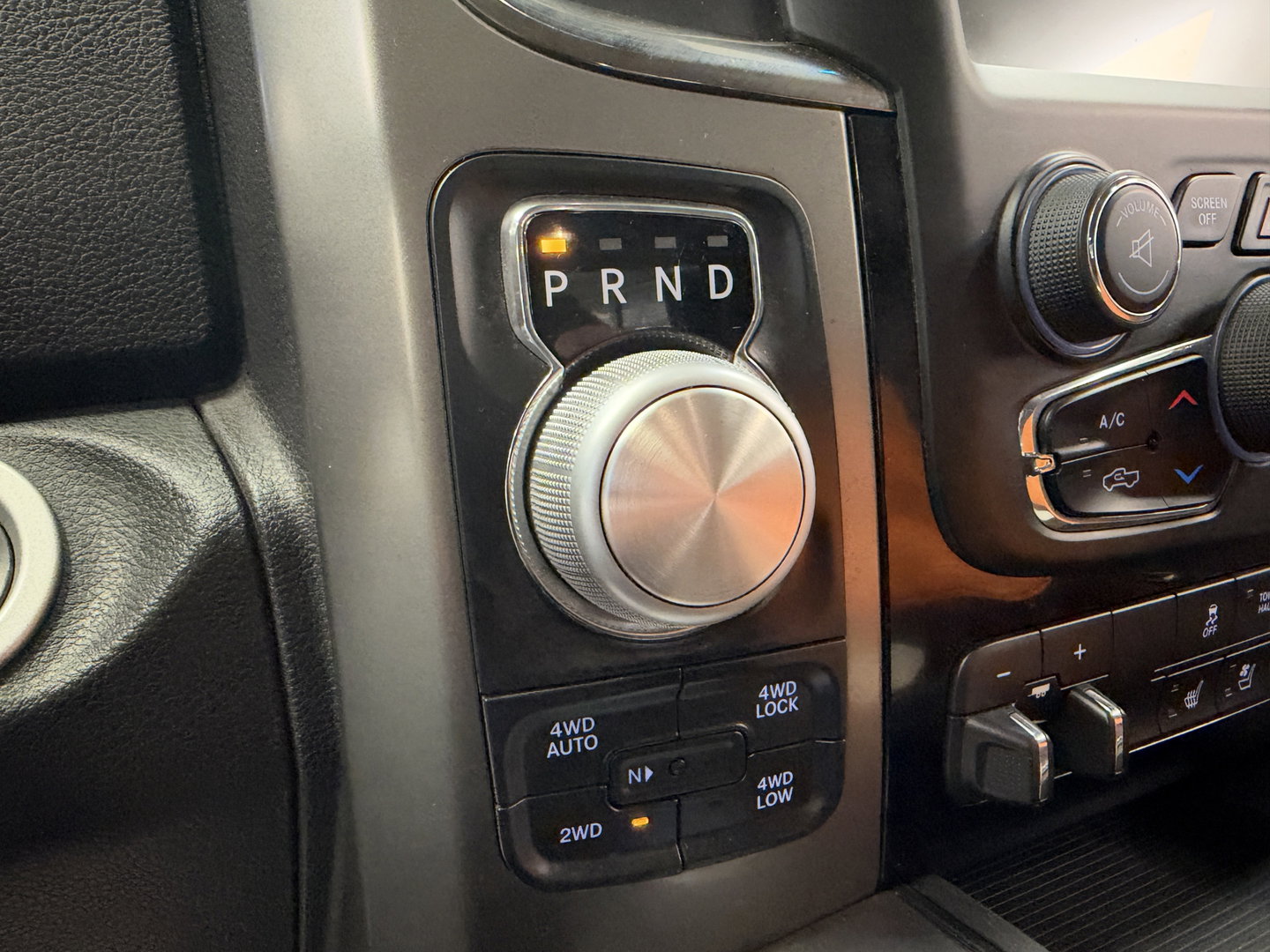 Dodge Ram 1500 5.7 V8 4x4 Crew Cab Sport Sidesteps Alpine Soundsystem