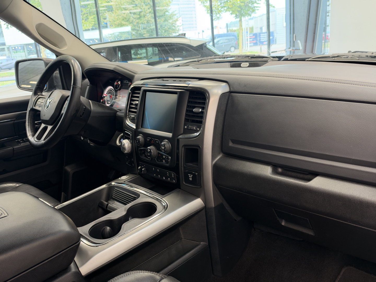 Dodge Ram 1500 5.7 V8 4x4 Crew Cab Sport Sidesteps Alpine Soundsystem