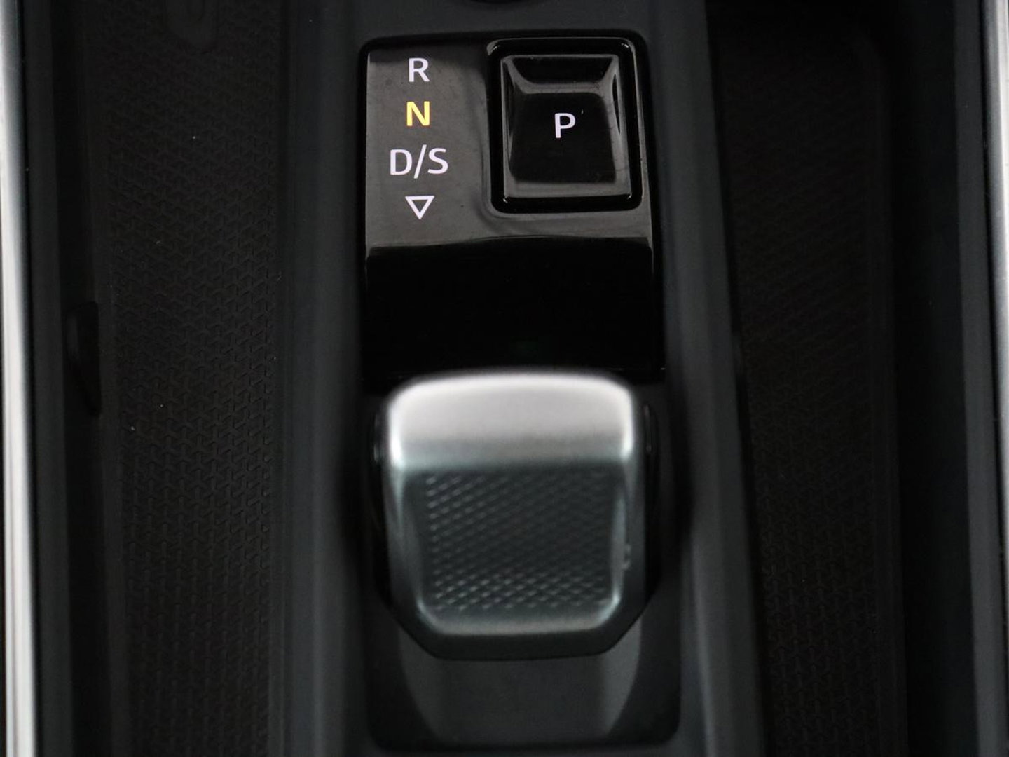 SEAT Leon 1.5 eTSI FR Business Intense | Panoramadak | Leder | Trekhaak | Adaptive cruise | Stuur/stoel verwarming | Camera | Park assist | Carplay | Full LED |
