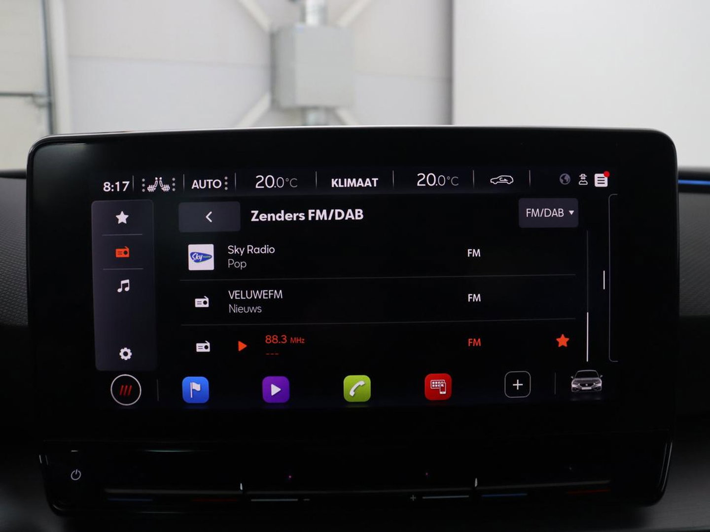 SEAT Leon 1.5 eTSI FR Business Intense | Panoramadak | Leder | Trekhaak | Adaptive cruise | Stuur/stoel verwarming | Camera | Park assist | Carplay | Full LED |