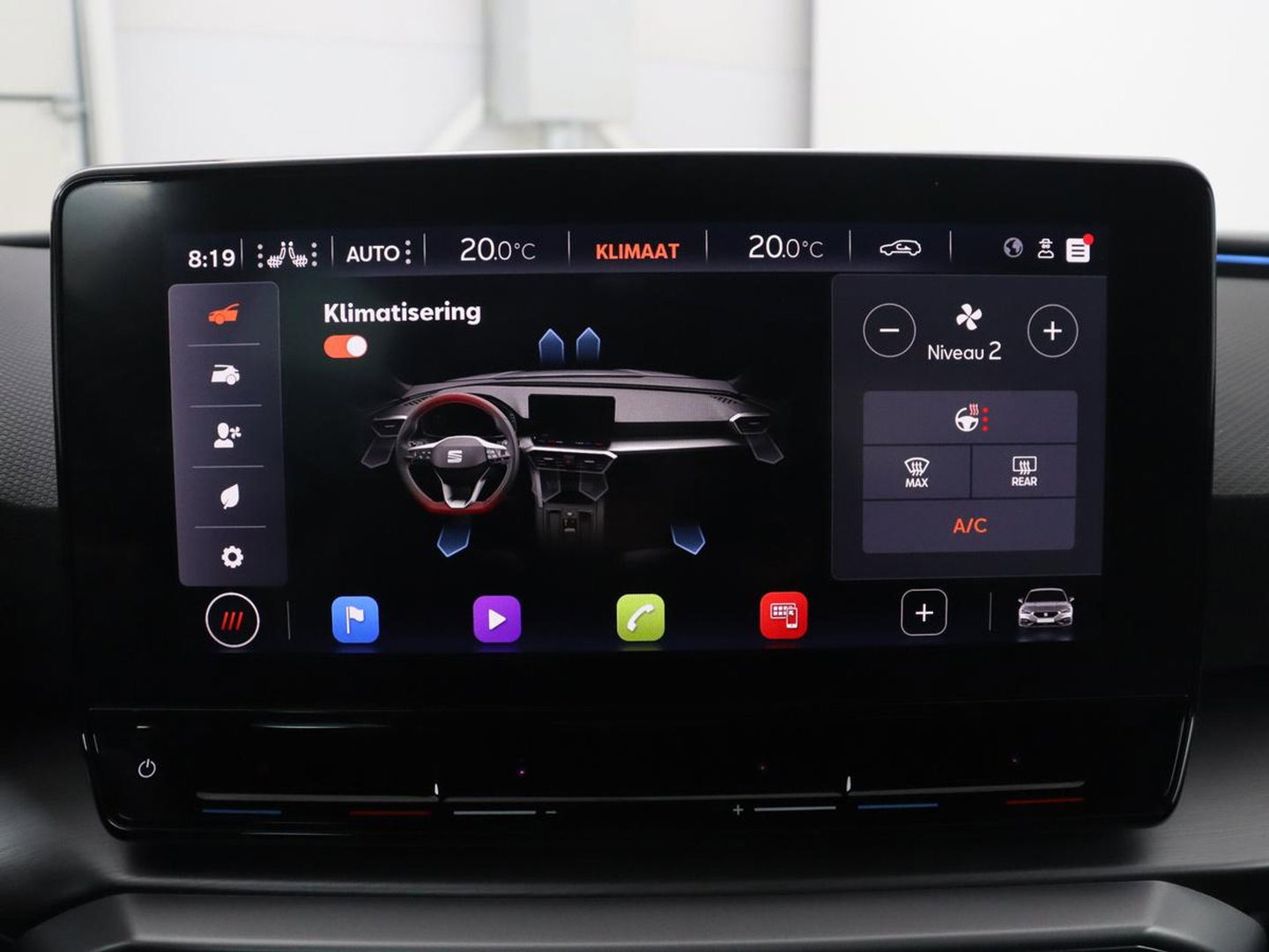 SEAT Leon 1.5 eTSI FR Business Intense | Panoramadak | Leder | Trekhaak | Adaptive cruise | Stuur/stoel verwarming | Camera | Park assist | Carplay | Full LED |