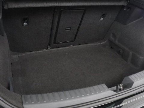 SEAT Leon 1.5 eTSI FR Business Intense | Panoramadak | Leder | Trekhaak | Adaptive cruise | Stuur/stoel verwarming | Camera | Park assist | Carplay | Full LED |