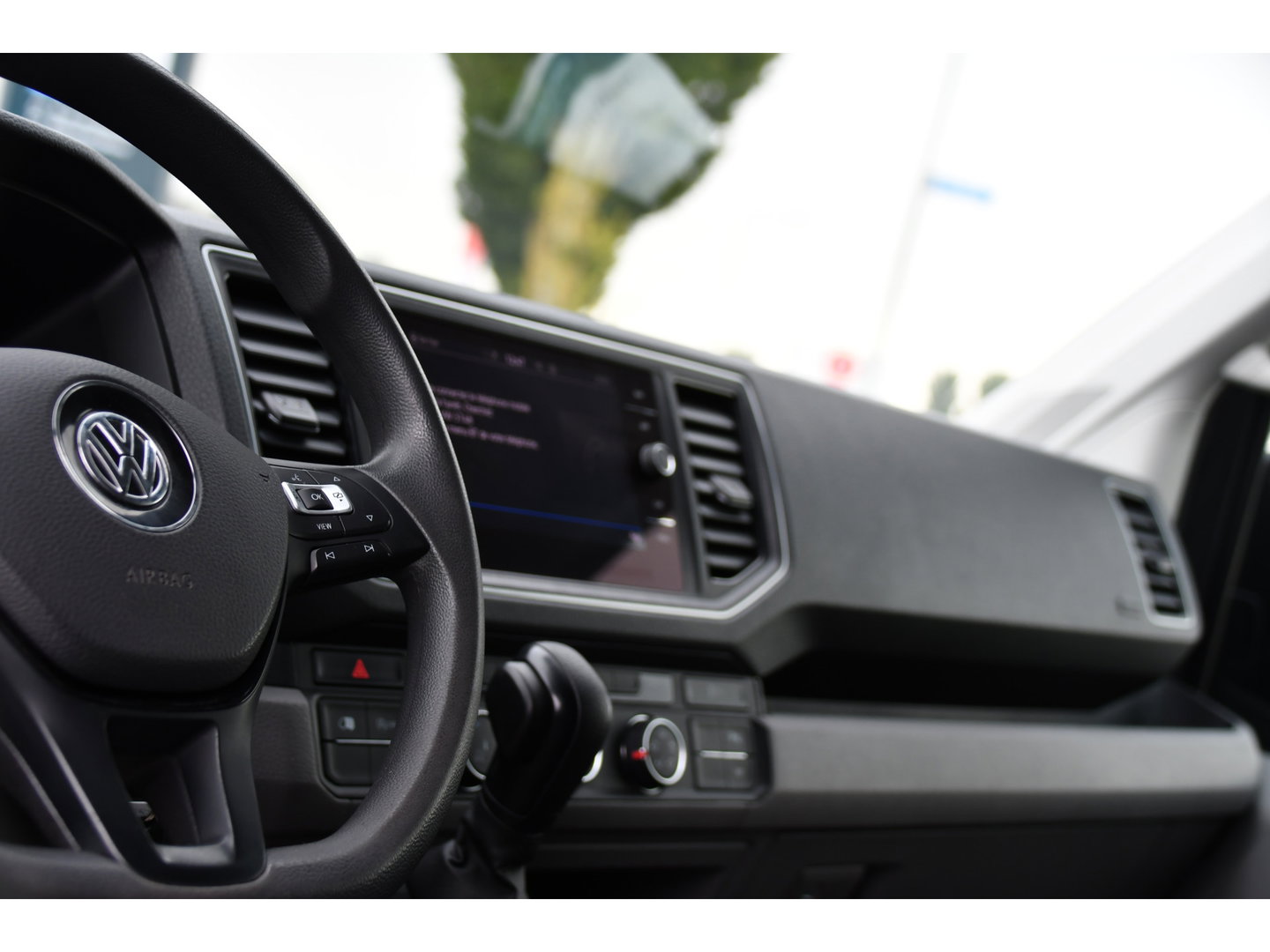 Volkswagen Crafter 35 2.0 TDI L3H3 Highline Cruise, Carplay, LED, Automaat, 177pk, Sensoren, Multimedia, Geveerde stoel, Uniek!