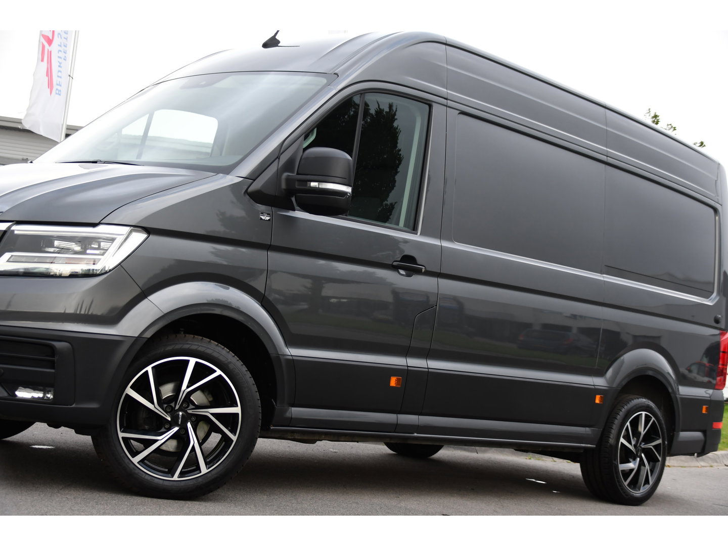 Volkswagen Crafter 35 2.0 TDI L3H3 Highline Cruise, Carplay, LED, Automaat, 177pk, Sensoren, Multimedia, Geveerde stoel, Uniek!