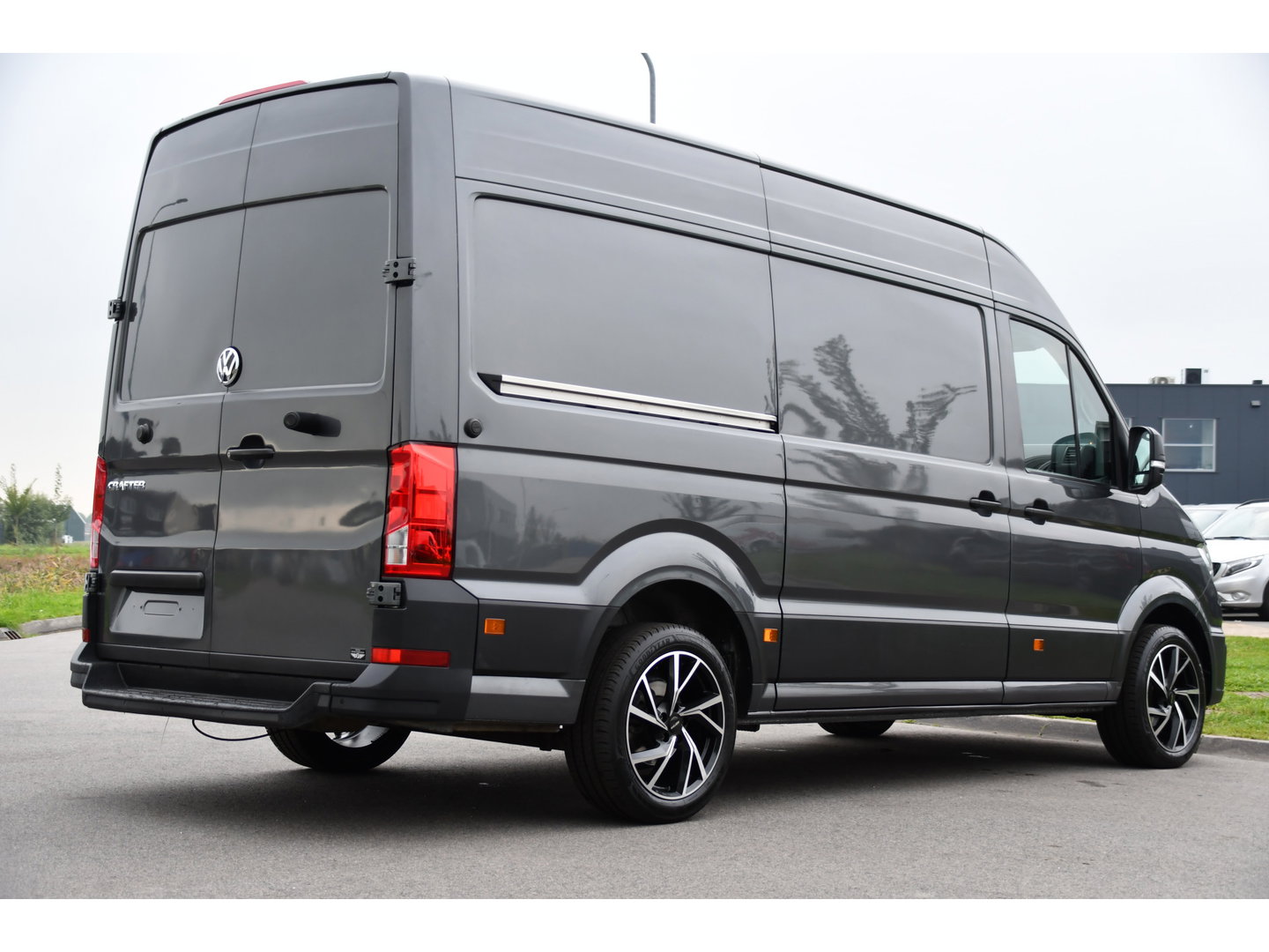 Volkswagen Crafter 35 2.0 TDI L3H3 Highline Cruise, Carplay, LED, Automaat, 177pk, Sensoren, Multimedia, Geveerde stoel, Uniek!