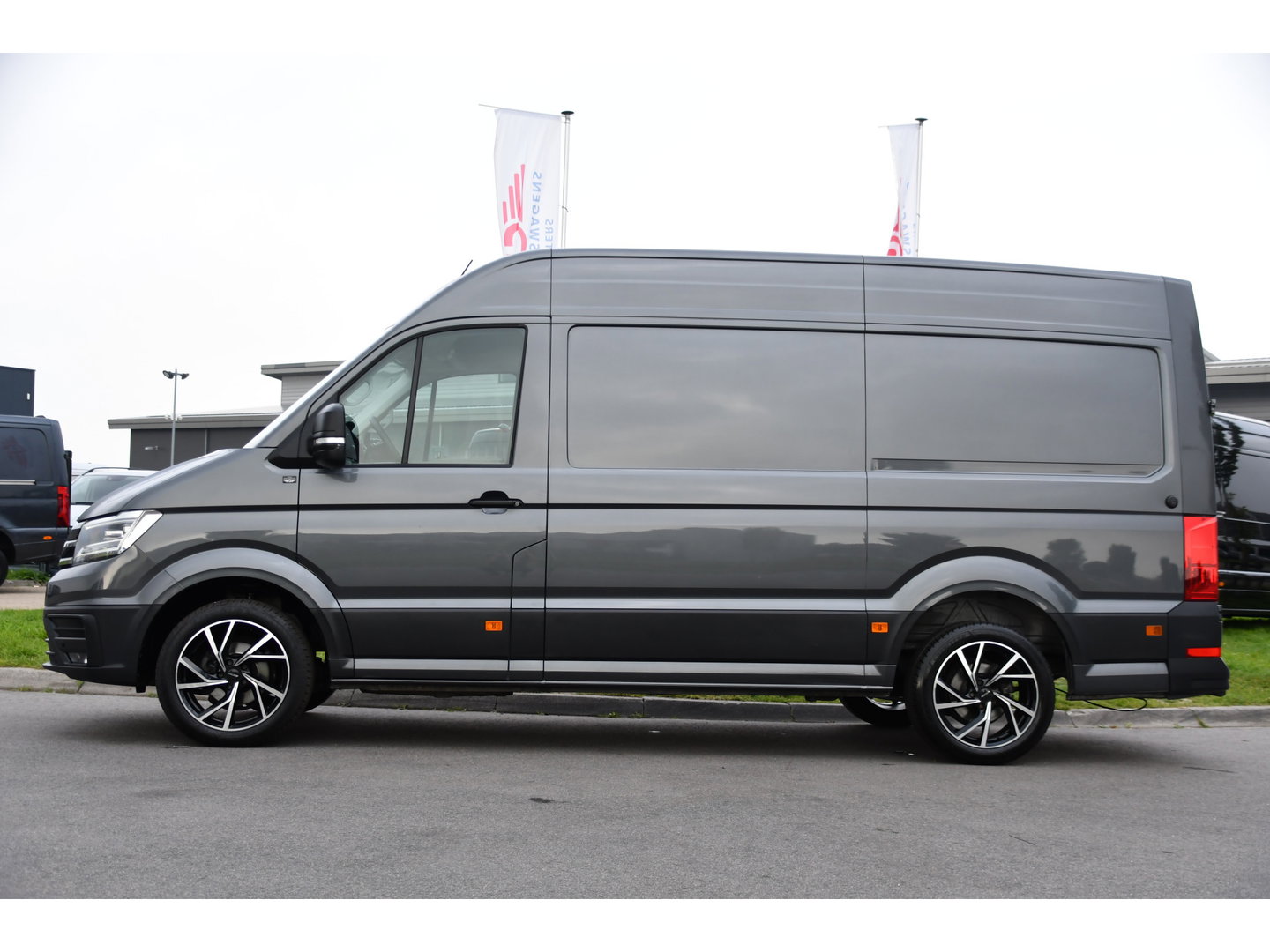 Volkswagen Crafter 35 2.0 TDI L3H3 Highline Cruise, Carplay, LED, Automaat, 177pk, Sensoren, Multimedia, Geveerde stoel, Uniek!