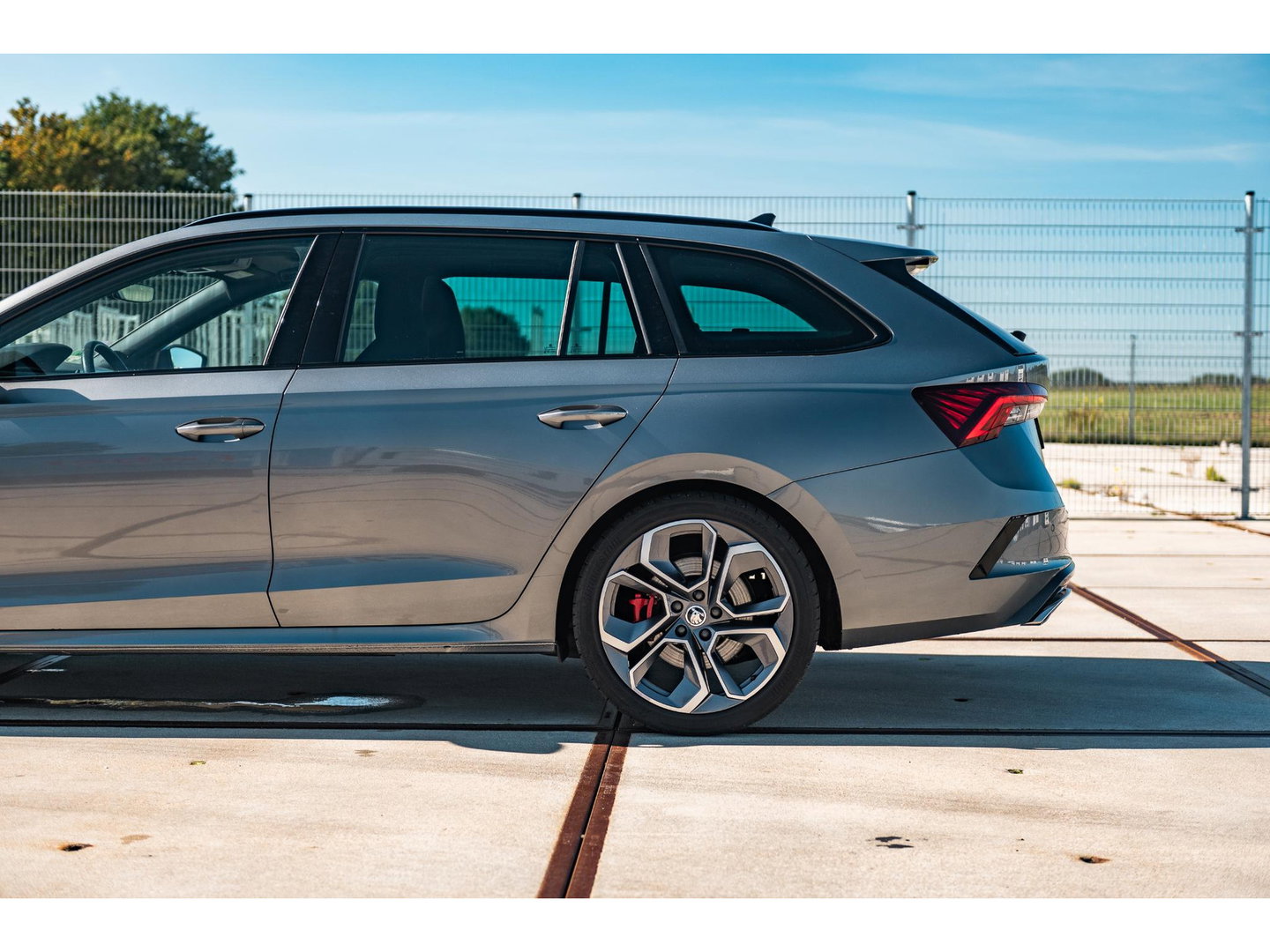 Škoda Octavia Combi 2.0 TSI 245PK RS | PANO | 19" ALTAIR VELGEN | SUNSET | FULL LED