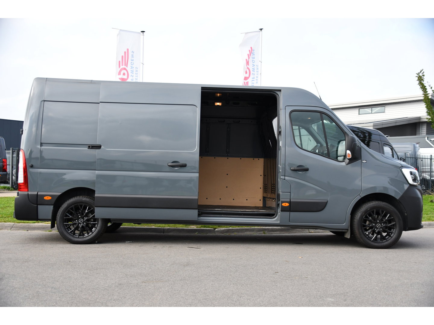Renault Master T35 2.3 dCi 150 L3H2 PB Edition Cruise, Sensoren, 150pk, Multimedia, LED, Betimmering, Uniek!