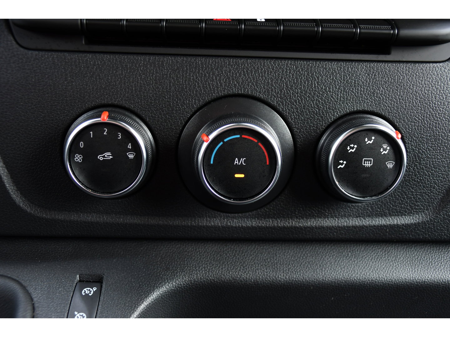 Renault Master T35 2.3 dCi 150 L3H2 PB Edition Cruise, Sensoren, 150pk, Multimedia, LED, Betimmering, Uniek!