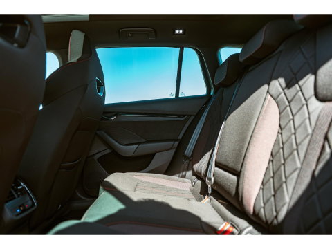 Škoda Octavia Combi 2.0 TSI 245PK RS | PANO | 19" ALTAIR VELGEN | SUNSET | FULL LED