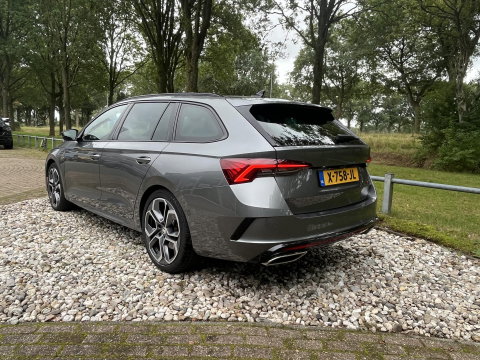 Škoda Octavia Combi 2.0 TSI 245PK RS | PANO | 19" ALTAIR VELGEN | SUNSET | FULL LED
