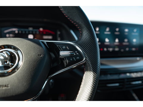 Škoda Octavia Combi 2.0 TSI 245PK RS | PANO | 19" ALTAIR VELGEN | SUNSET | FULL LED