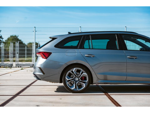 Škoda Octavia Combi 2.0 TSI 245PK RS | PANO | 19" ALTAIR VELGEN | SUNSET | FULL LED