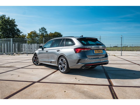 Škoda Octavia Combi 2.0 TSI 245PK RS | PANO | 19" ALTAIR VELGEN | SUNSET | FULL LED