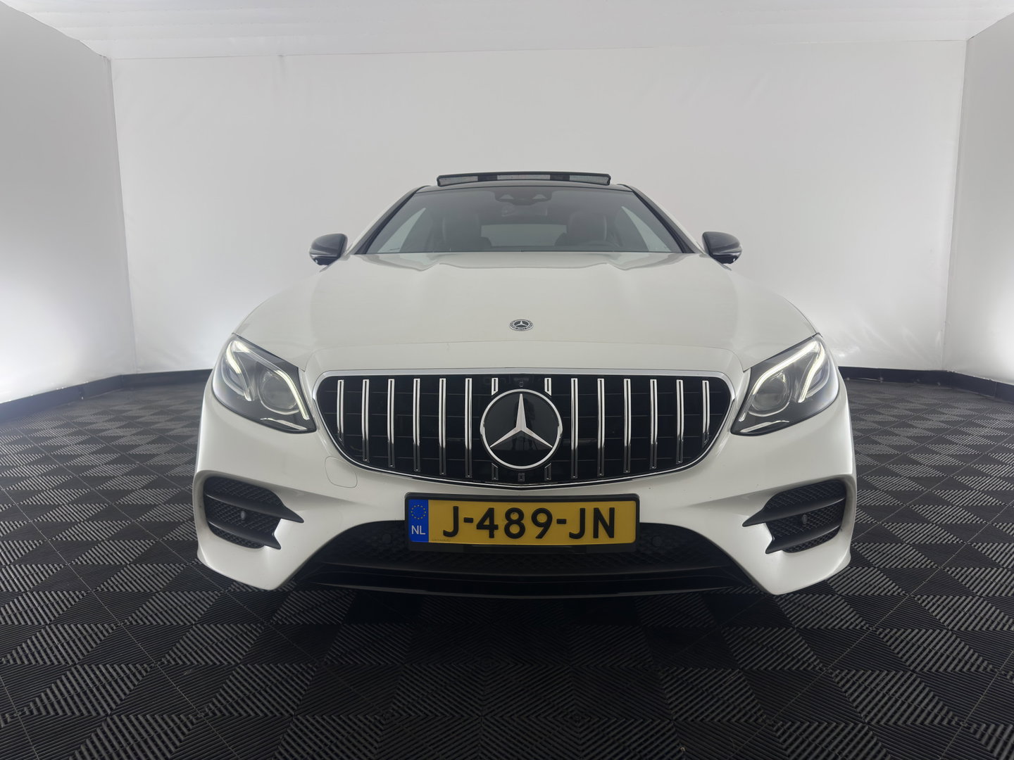 Mercedes-Benz E-Klasse Coupé 220 d Premium Plus *PANO | LEATHER-MIROFIBRE | BURMESTER | ADAPTIVE-CRUISE | BLINDSPOT | MULTIBEAM-LED | MEMORY-PACK | TOPVIEW | KEYLESS | HEATED-SPORTSEATS | WIDE-SCREEN | AMBIENTLIGHT | 19''ALU*